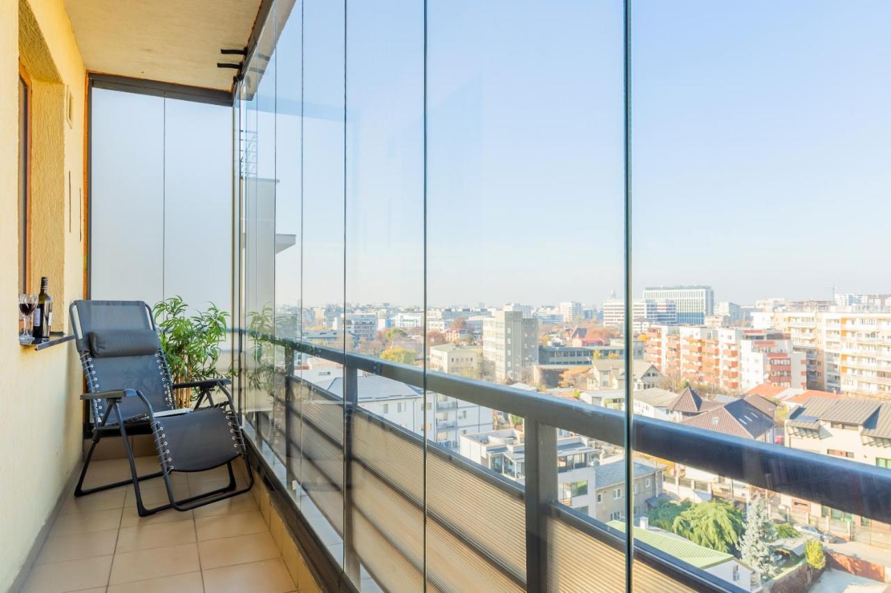 Lovely Apartment With City View Bukares Bagian luar foto